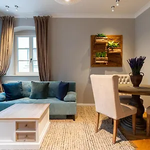 Apartment Wunderschoenes Altbaujuwel In Ruhiger Innenstadtlage, Augsburg